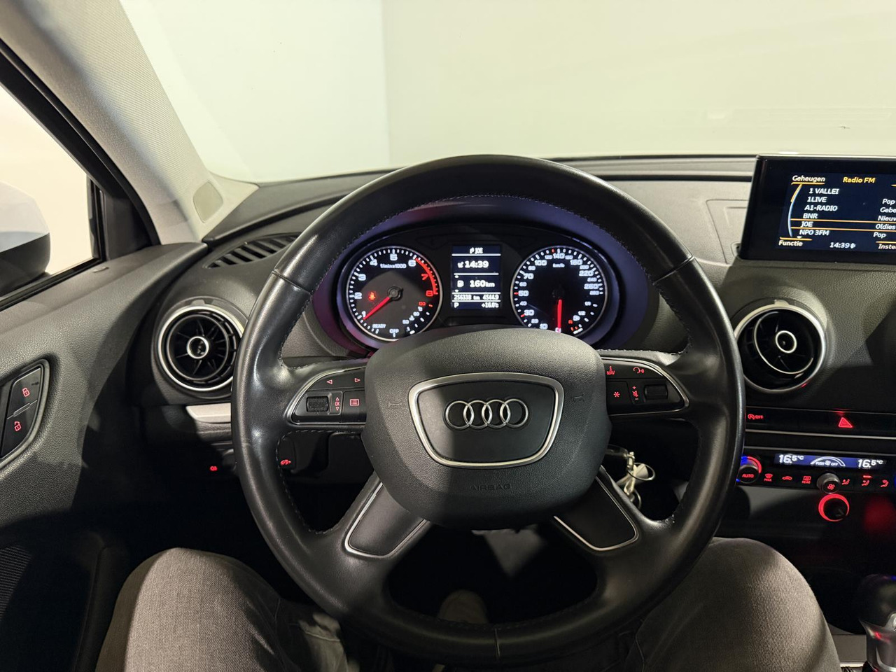 Sedan Audi | A3 Limousine | 1.4 TFSI Attraction Pro Line Plus Automaat | 2016 | 256.538 km | PT353Z | Geen oordeel: picture 12 Sedan Audi | A3 Limousine | 1.4 TFSI Attraction Pro Line Plus Automaat | 2016 | 256.538 km | PT353Z | Geen oordeel: picture 12