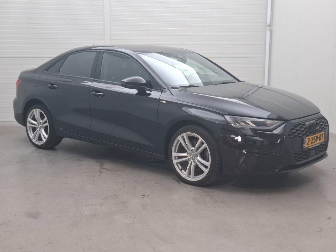 Audi A3 Limousine 30 TFSI S edition | 2021 | 127.594 km | Z259RT | NAP: Geen oordeel - Car: picture 2 Audi A3 Limousine 30 TFSI S edition | 2021 | 127.594 km | Z259RT | NAP: Geen oordeel - Car: picture 2
