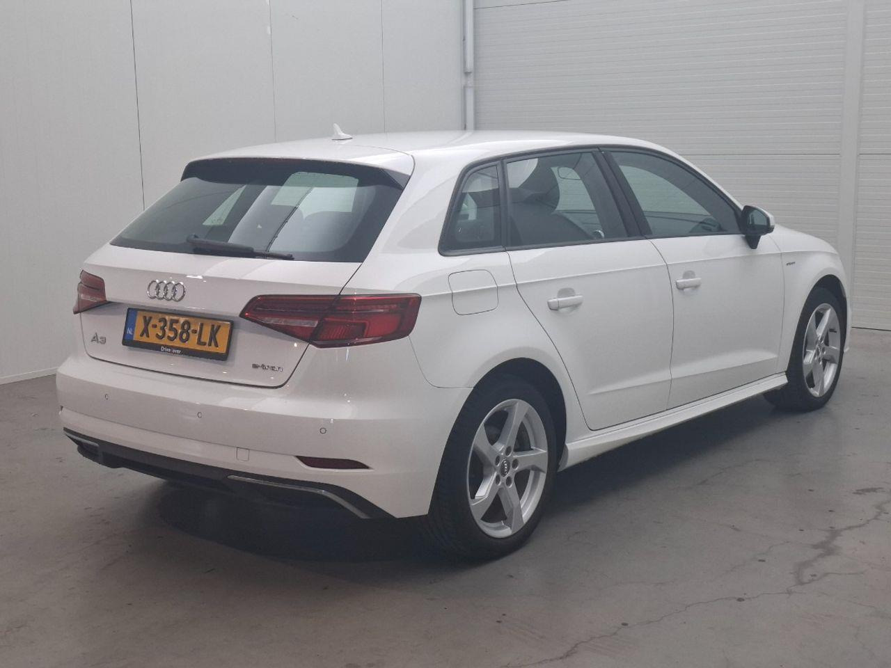 Audi A3 Sportback 1.4 e - tron Sport | 2018 | 171.775 km | X358LK | NAP: Geen oordeel - Car: picture 4 Audi A3 Sportback 1.4 e - tron Sport | 2018 | 171.775 km | X358LK | NAP: Geen oordeel - Car: picture 4