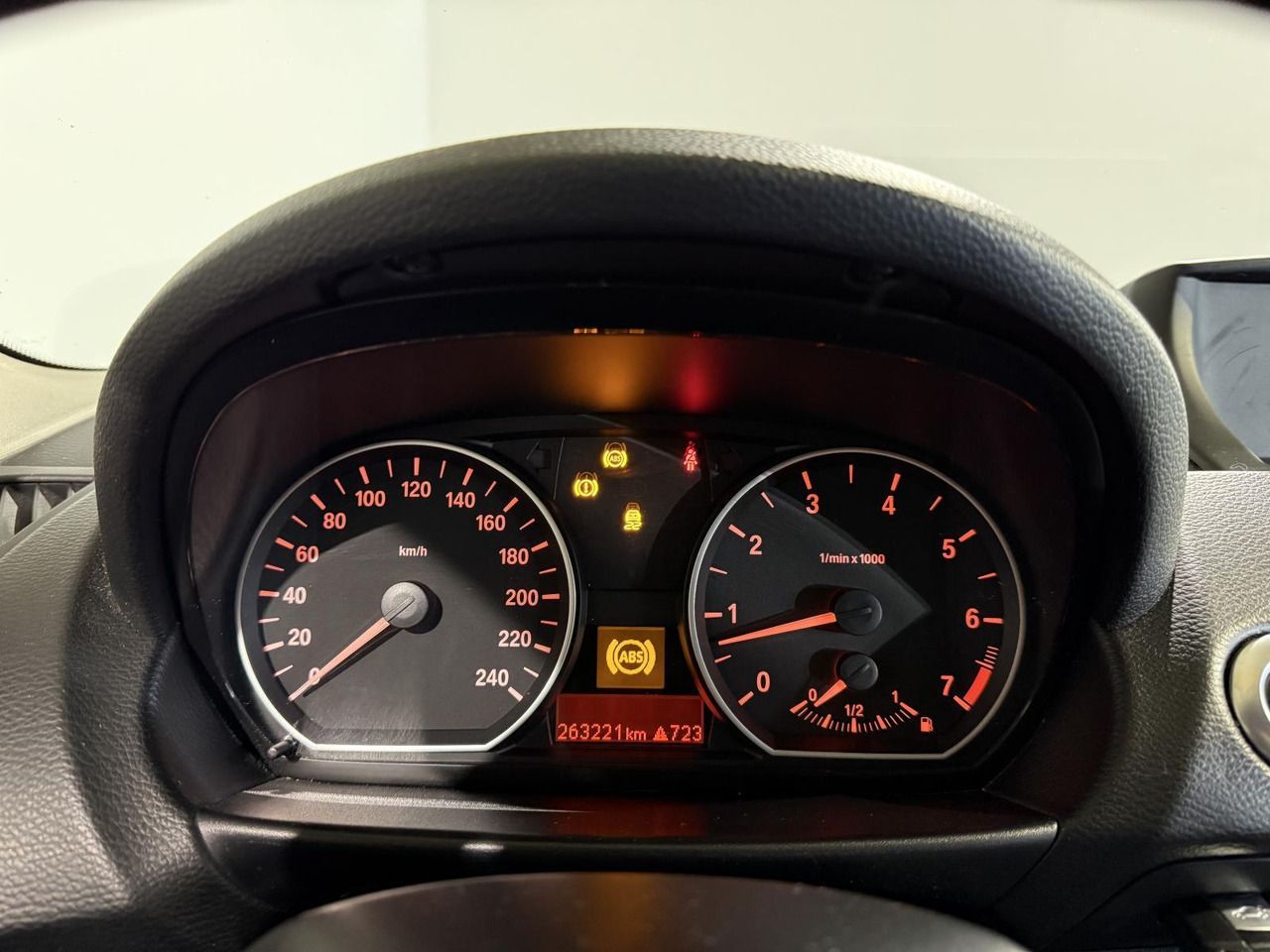 BMW | 1-serie | 116i EffDyn. Ed. Business Line Ultimate Edition | 2011 | 263.221 km | 05RHG5 | Logisch - Hatchback: picture 2 BMW | 1-serie | 116i EffDyn. Ed. Business Line Ultimate Edition | 2011 | 263.221 km | 05RHG5 | Logisch - Hatchback: picture 2
