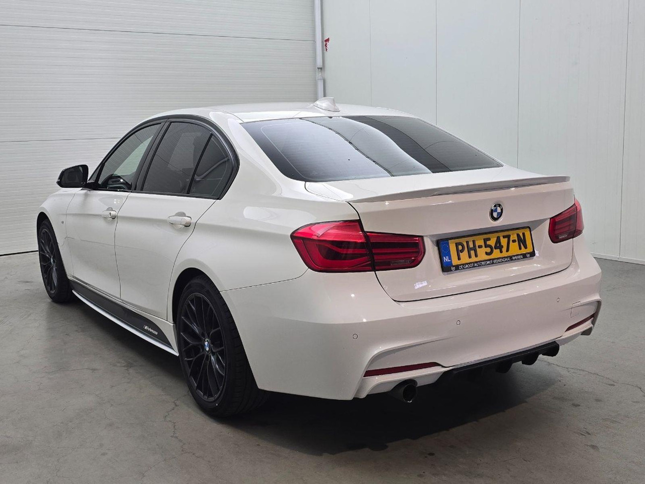 BMW 3-serie 318i High Executive | 2017 | 132.699 km | PH547N | NAP: Logisch - Sedan: picture 3 BMW 3-serie 318i High Executive | 2017 | 132.699 km | PH547N | NAP: Logisch - Sedan: picture 3