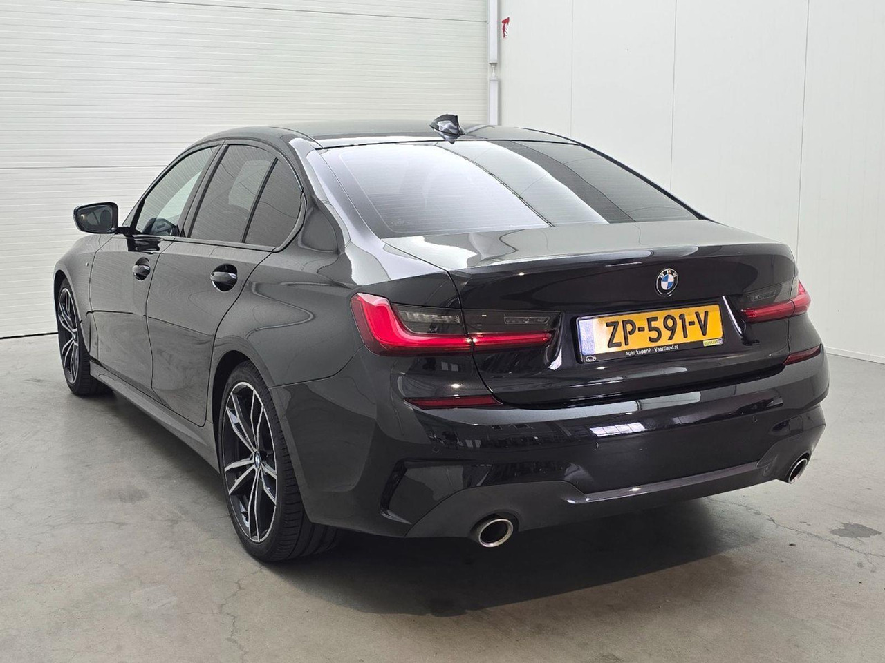 BMW 3-serie 320i Executive Edition | 2019 | 151.740 km | Automaat | ZP591V | NAP: Logisch - Sedan: picture 3 BMW 3-serie 320i Executive Edition | 2019 | 151.740 km | Automaat | ZP591V | NAP: Logisch - Sedan: picture 3