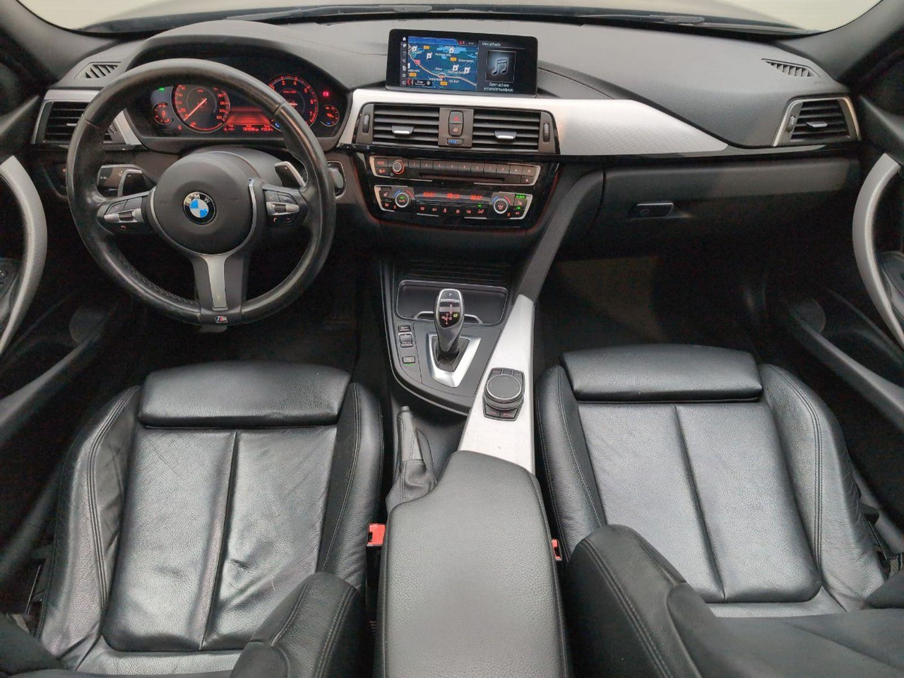 BMW 3-serie 330i Edition M Sport Shadow High Executive | 2018 | 184.569 km | Automaat | TP729X | NAP: Logisch - Sedan: picture 5 BMW 3-serie 330i Edition M Sport Shadow High Executive | 2018 | 184.569 km | Automaat | TP729X | NAP: Logisch - Sedan: picture 5