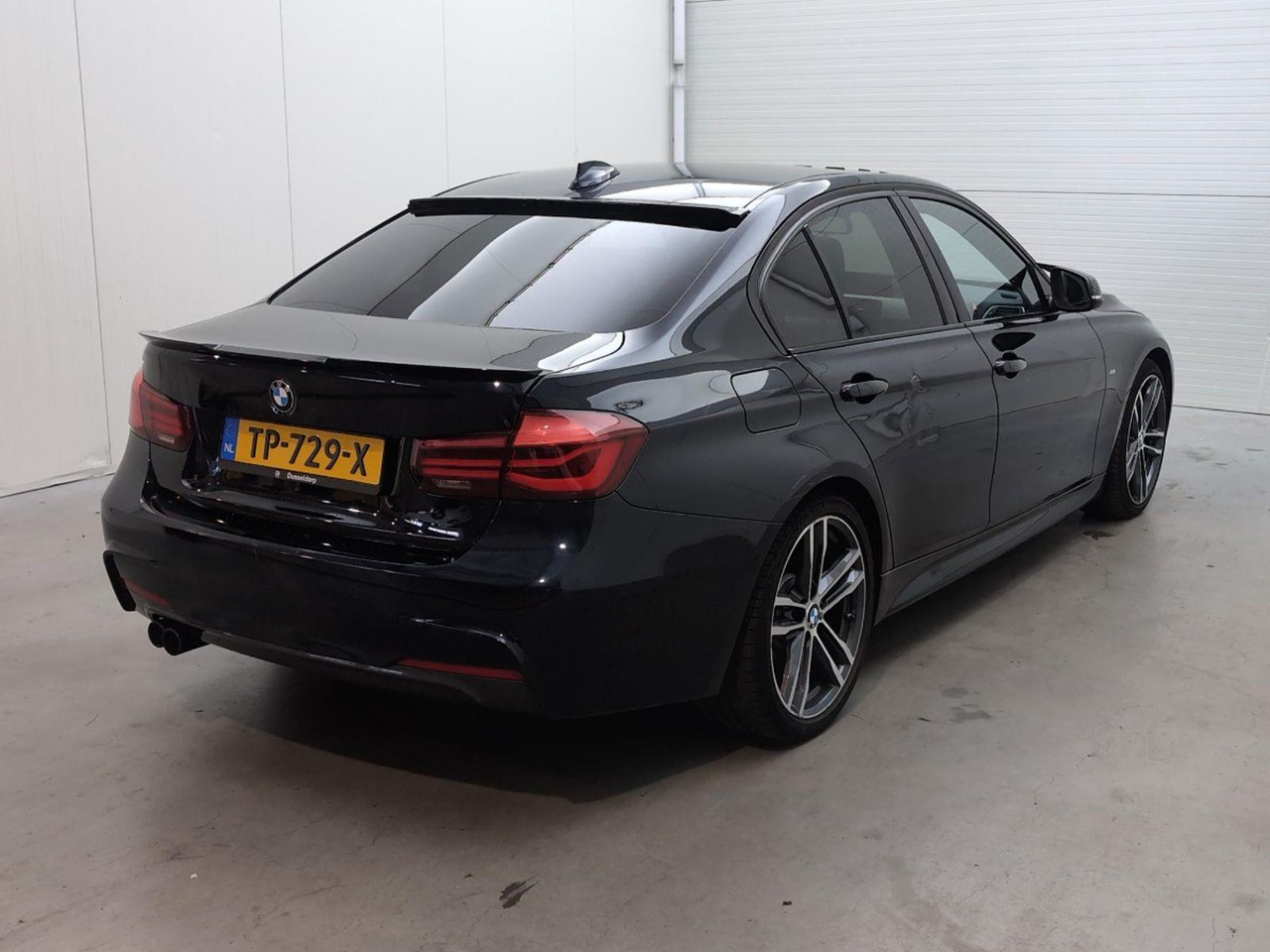 BMW 3-serie 330i Edition M Sport Shadow High Executive | 2018 | 184.569 km | Automaat | TP729X | NAP: Logisch - Sedan: picture 4 BMW 3-serie 330i Edition M Sport Shadow High Executive | 2018 | 184.569 km | Automaat | TP729X | NAP: Logisch - Sedan: picture 4
