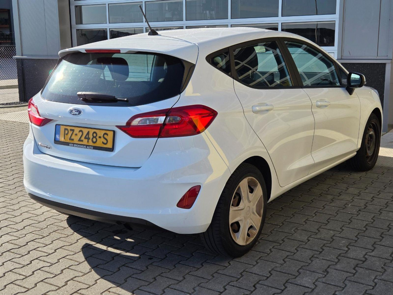Ford Fiesta 1.1 Trend | 2017 | 145.164 km | PZ248S | NAP: Logisch - Hatchback: picture 4 Ford Fiesta 1.1 Trend | 2017 | 145.164 km | PZ248S | NAP: Logisch - Hatchback: picture 4