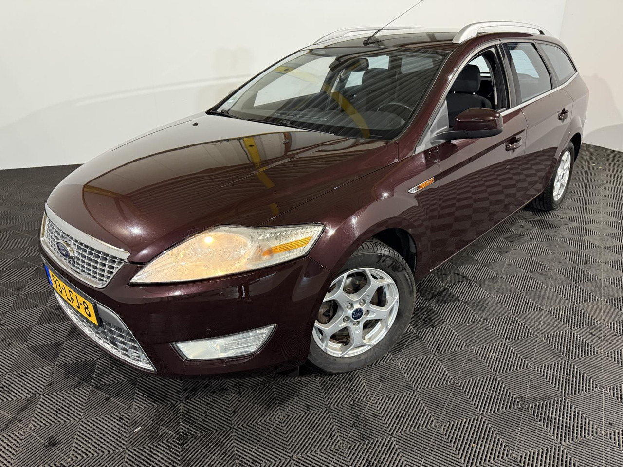 Ford | Mondeo Wagon | 2.0-16V Limited | 2010 | 193.300 km | 93LFJ8 | Logisch - Car: picture 1 Ford | Mondeo Wagon | 2.0-16V Limited | 2010 | 193.300 km | 93LFJ8 | Logisch - Car: picture 1