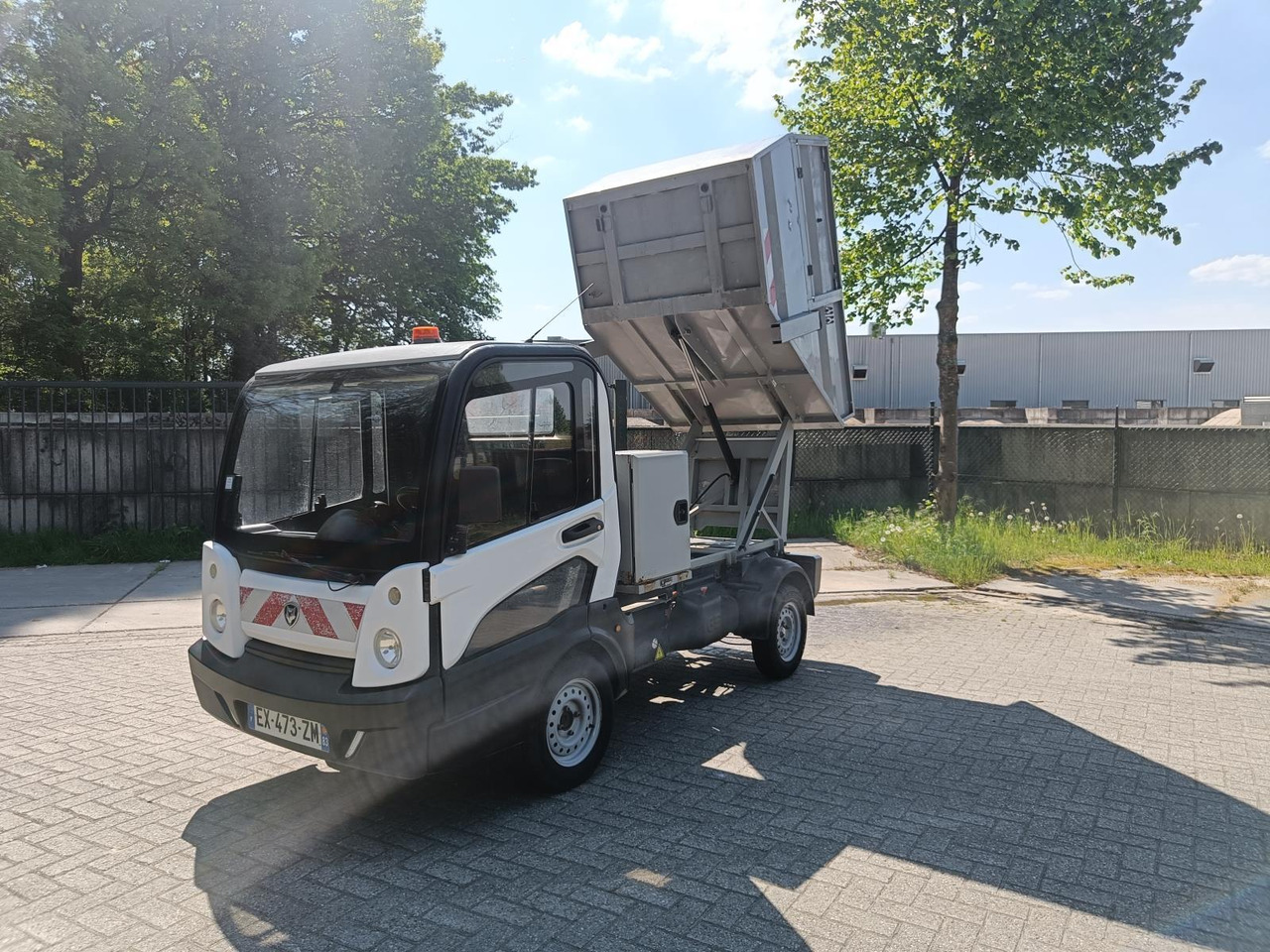Goupil G5 Kipper met Wasinstallatie - Electric utility vehicle: picture 1 Goupil G5 Kipper met Wasinstallatie - Electric utility vehicle: picture 1