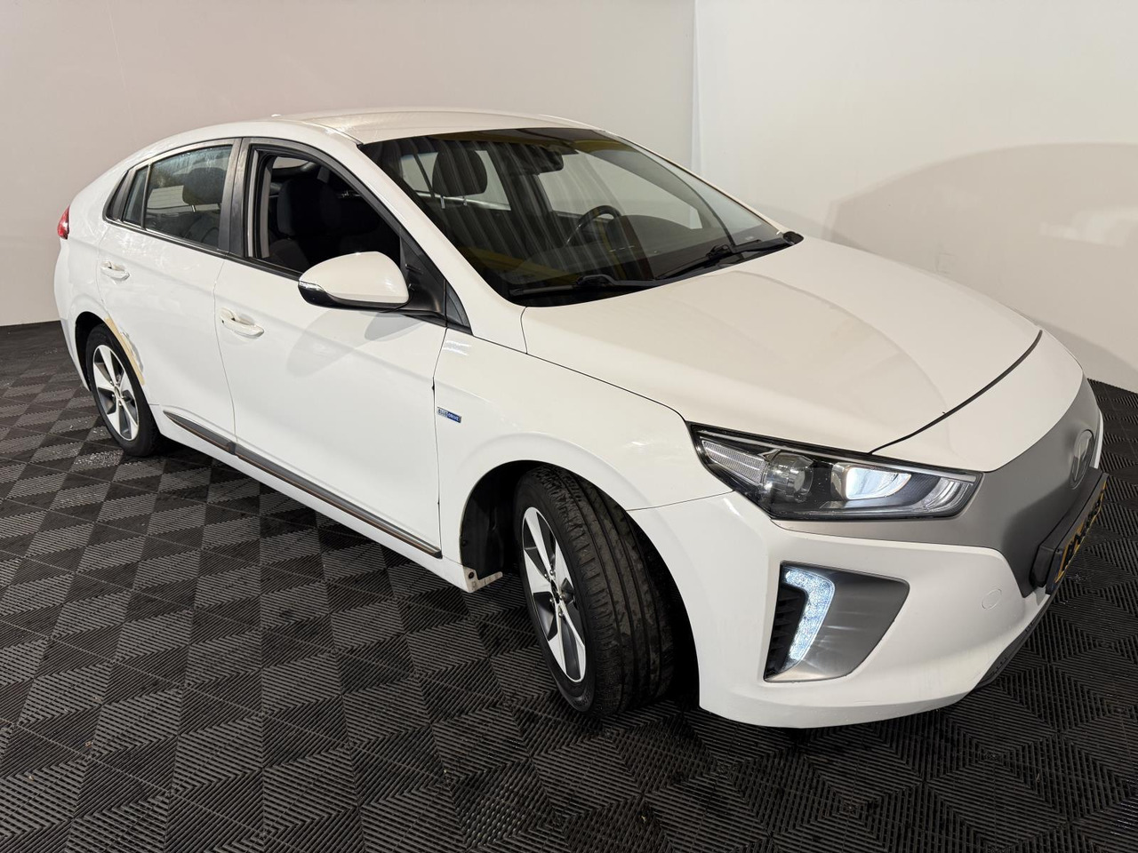 Kia | Stonic | 1.0 T-GDi DynamicLine | 2018 | 230.603 km | RL369S | Logisch - SUV: picture 5 Kia | Stonic | 1.0 T-GDi DynamicLine | 2018 | 230.603 km | RL369S | Logisch - SUV: picture 5