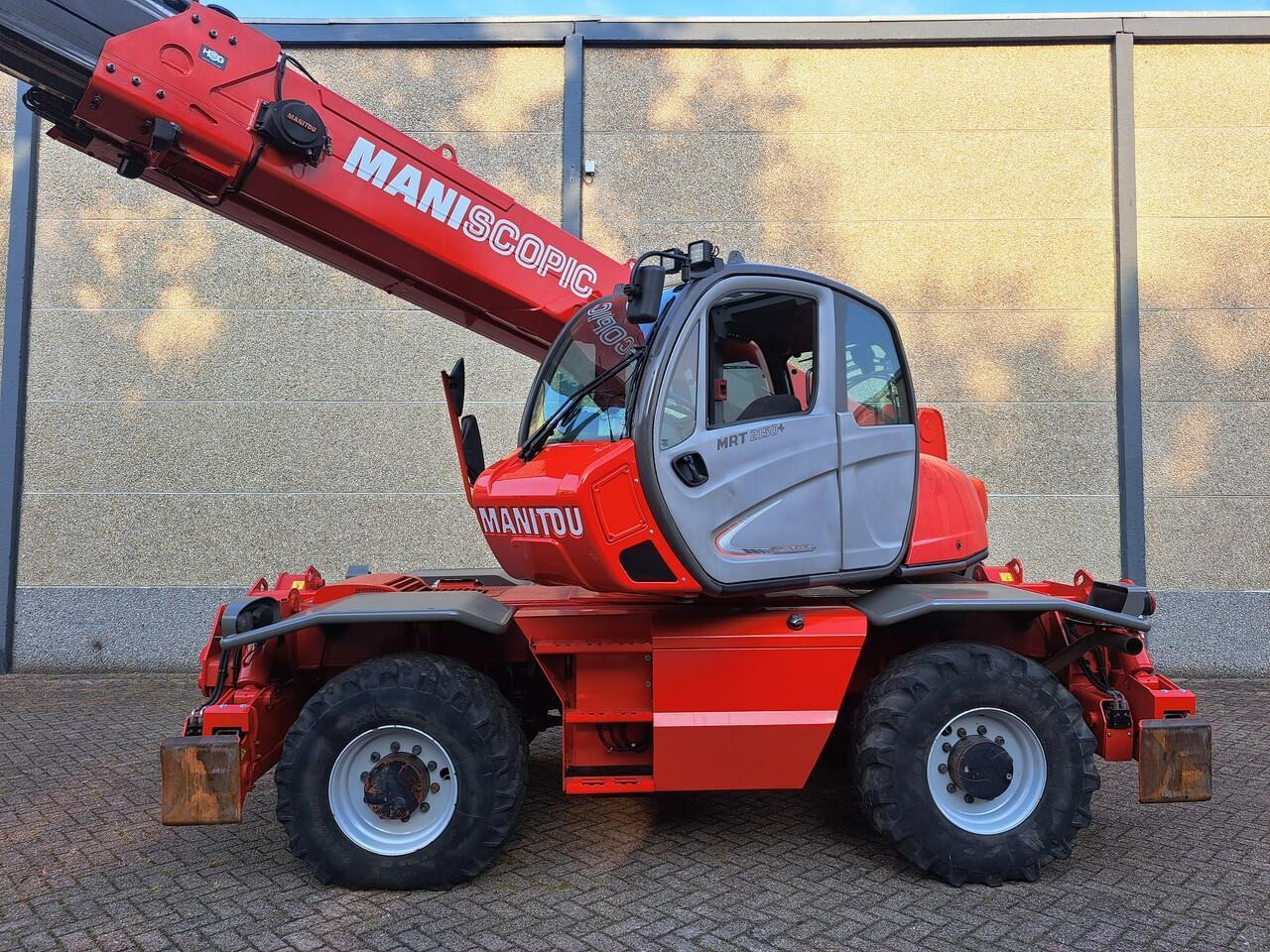 Telescopic handler Manitou MRT 2150+ Privilege All-Terrain Roterende Verreiker (2015): picture 9