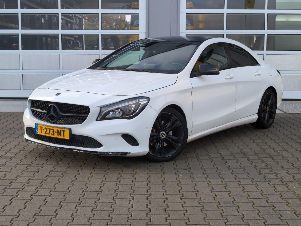 Mercedes-Benz CLA-klasse 180 Prestige | 2018 | 143.327 km | Automaat | T273NT | NAP: Geen oordeel - Sedan: picture 1 Mercedes-Benz CLA-klasse 180 Prestige | 2018 | 143.327 km | Automaat | T273NT | NAP: Geen oordeel - Sedan: picture 1