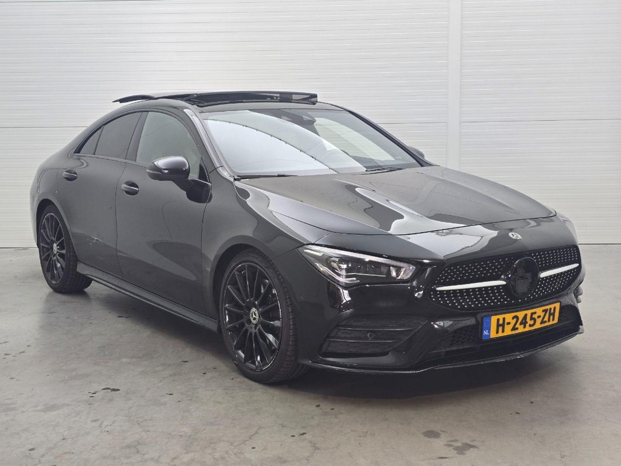 Mercedes-Benz CLA-klasse 220 Premium Plus | 2019 | 251.329 km | Automaat | H245ZH | NAP: Geen oordeel - Sedan: picture 2 Mercedes-Benz CLA-klasse 220 Premium Plus | 2019 | 251.329 km | Automaat | H245ZH | NAP: Geen oordeel - Sedan: picture 2