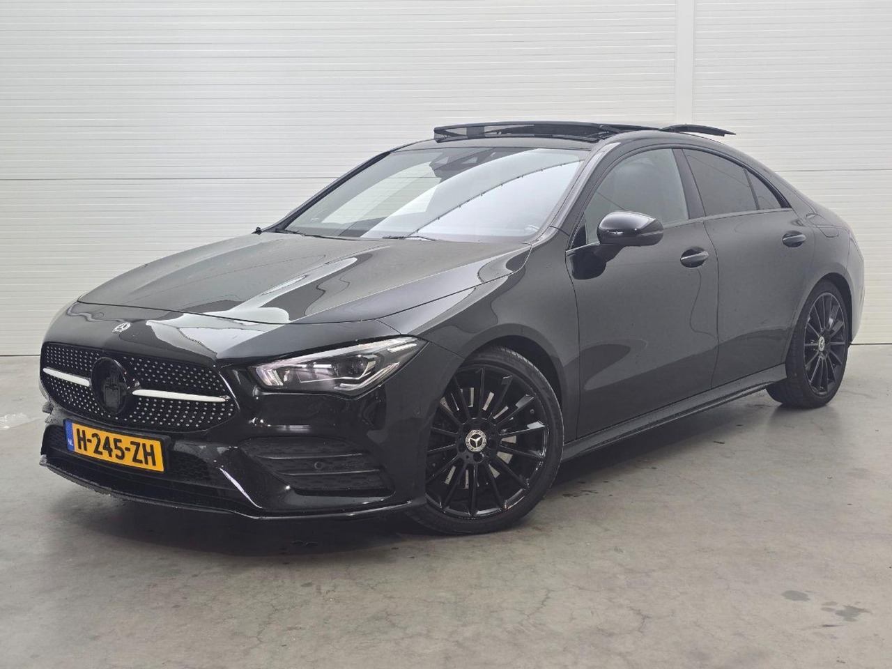 Mercedes-Benz CLA-klasse 220 Premium Plus | 2019 | 251.329 km | Automaat | H245ZH | NAP: Geen oordeel - Sedan: picture 1 Mercedes-Benz CLA-klasse 220 Premium Plus | 2019 | 251.329 km | Automaat | H245ZH | NAP: Geen oordeel - Sedan: picture 1