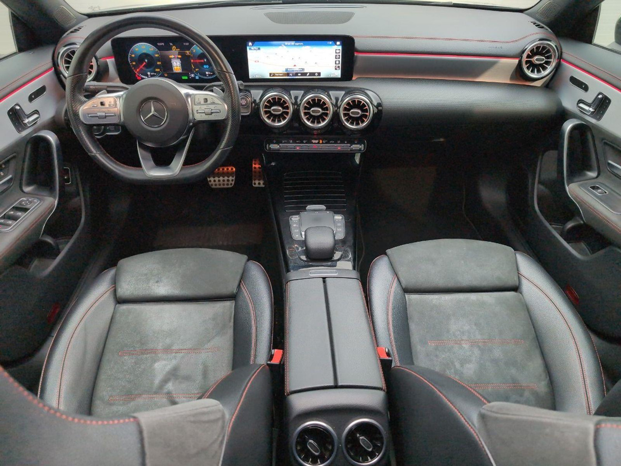 Mercedes-Benz CLA-klasse 250 e Business Solution AMG Limited | 2020 | 241.008 km | Automaat | J748TR | NAP: Logisch - Sedan: picture 5 Mercedes-Benz CLA-klasse 250 e Business Solution AMG Limited | 2020 | 241.008 km | Automaat | J748TR | NAP: Logisch - Sedan: picture 5