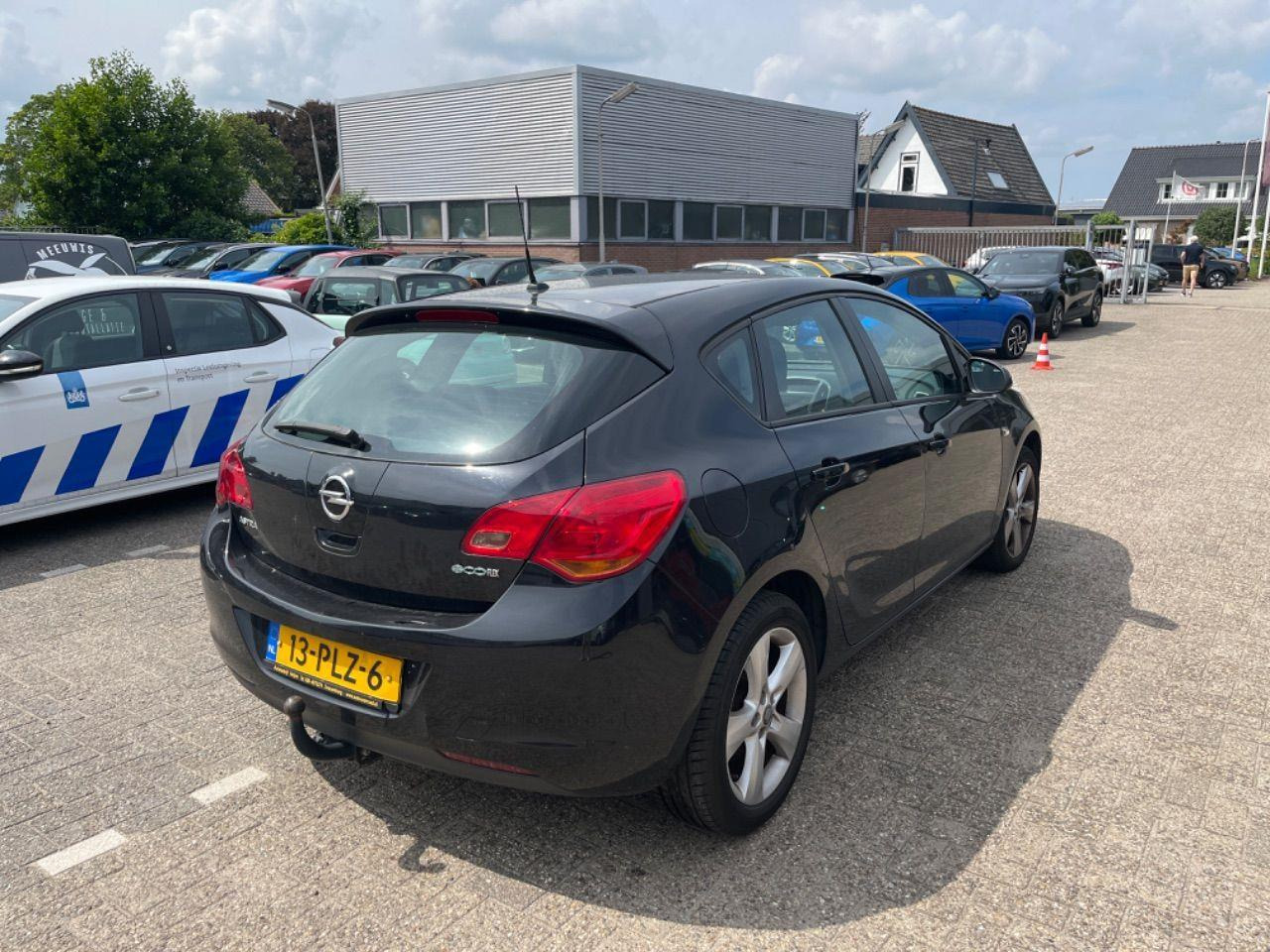 Opel Astra 1.4 Edition | 2011 | 182.546 km | 13PLZ6 | NAP: Logisch - Car: picture 4 Opel Astra 1.4 Edition | 2011 | 182.546 km | 13PLZ6 | NAP: Logisch - Car: picture 4