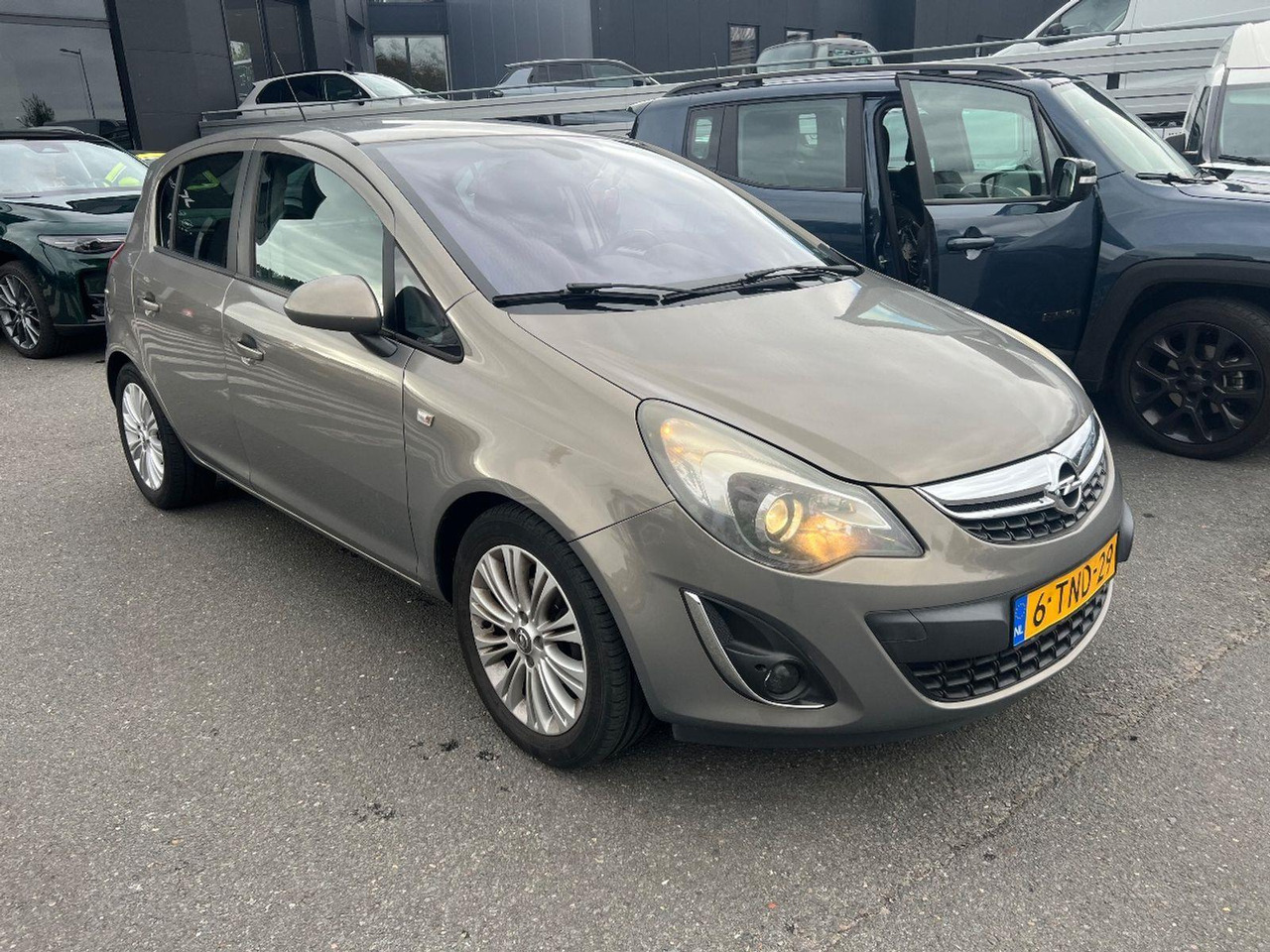Opel Corsa 1.2 - 16V Cosmo | 2014 | 73.562 km | Automaat | 6TND29 | NAP: Logisch - Hatchback: picture 2 Opel Corsa 1.2 - 16V Cosmo | 2014 | 73.562 km | Automaat | 6TND29 | NAP: Logisch - Hatchback: picture 2