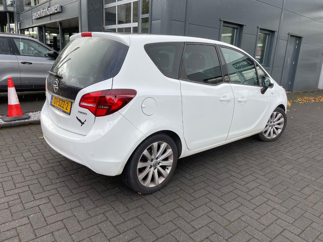 Opel Meriva 1.4 Turbo Cosmo | 2011 | 254.022 km | 01SZZ2 | NAP: Logisch - Car: picture 4 Opel Meriva 1.4 Turbo Cosmo | 2011 | 254.022 km | 01SZZ2 | NAP: Logisch - Car: picture 4
