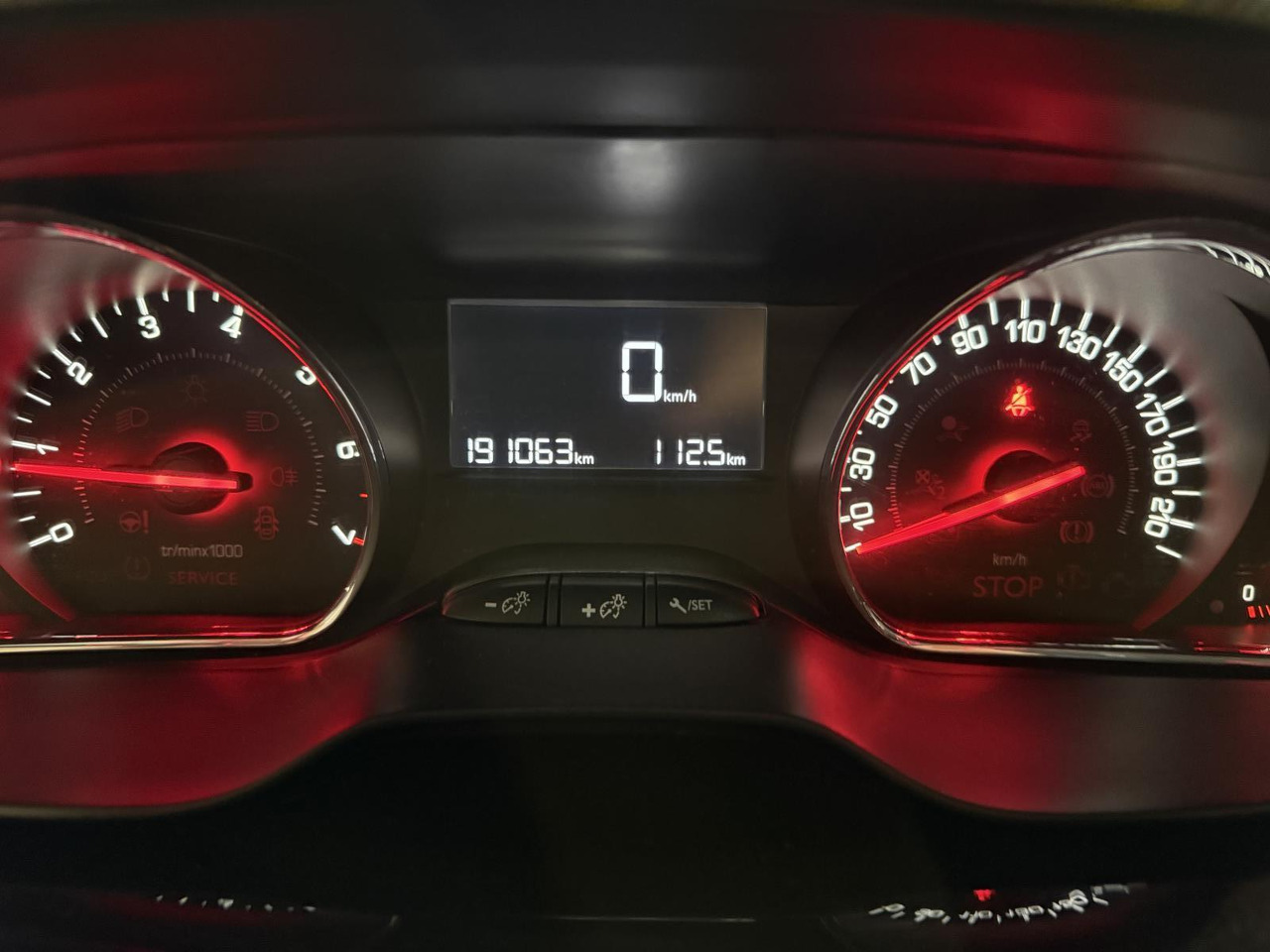 Peugeot | 208 | 1.2 VTi Style | 2014 | 191.063 km | 9XVB78 | Logisch - Hatchback: picture 2 Peugeot | 208 | 1.2 VTi Style | 2014 | 191.063 km | 9XVB78 | Logisch - Hatchback: picture 2