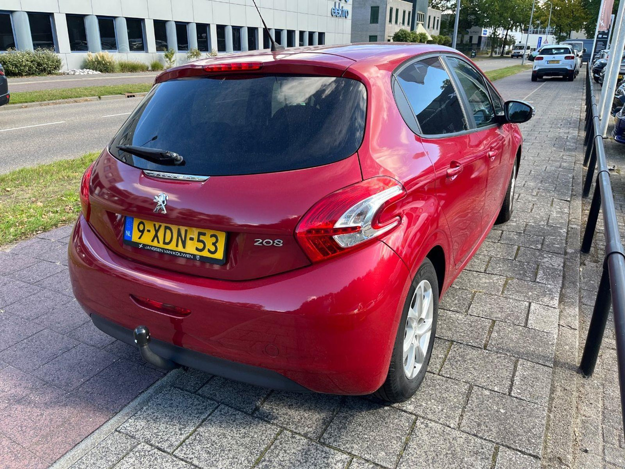 Peugeot 208 1.2 VTi Style | 2014 | 93.815 km | 9XDN53 | NAP: Logisch - Hatchback: picture 4 Peugeot 208 1.2 VTi Style | 2014 | 93.815 km | 9XDN53 | NAP: Logisch - Hatchback: picture 4