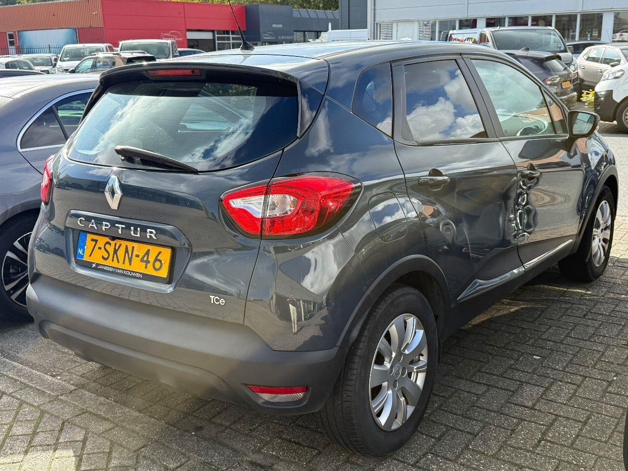 Renault Captur 0.9 TCe Expression | 2013 | 87.982 km | 7SKN46 | NAP: Logisch - SUV: picture 4 Renault Captur 0.9 TCe Expression | 2013 | 87.982 km | 7SKN46 | NAP: Logisch - SUV: picture 4
