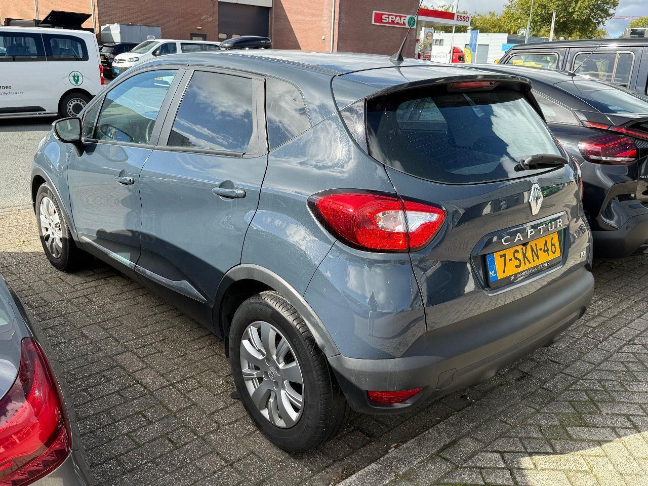 Renault Captur 0.9 TCe Expression | 2013 | 87.982 km | 7SKN46 | NAP: Logisch - SUV: picture 3 Renault Captur 0.9 TCe Expression | 2013 | 87.982 km | 7SKN46 | NAP: Logisch - SUV: picture 3