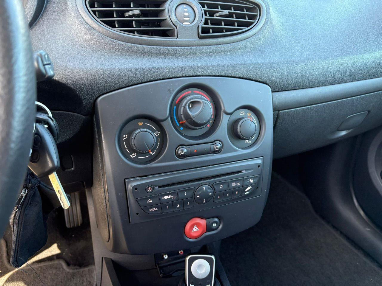 Renault Clio 1.2 TCe Special Line | 2010 | 130.181 km | 06LBK6 | NAP: Logisch - Hatchback: picture 5 Renault Clio 1.2 TCe Special Line | 2010 | 130.181 km | 06LBK6 | NAP: Logisch - Hatchback: picture 5