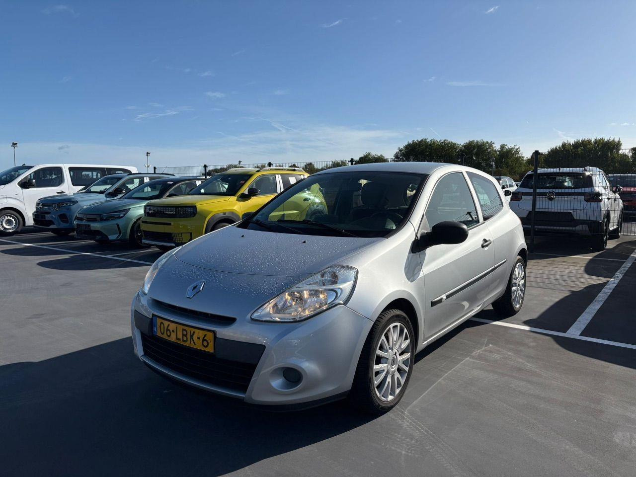 Renault Clio 1.2 TCe Special Line | 2010 | 130.181 km | 06LBK6 | NAP: Logisch - Hatchback: picture 1 Renault Clio 1.2 TCe Special Line | 2010 | 130.181 km | 06LBK6 | NAP: Logisch - Hatchback: picture 1