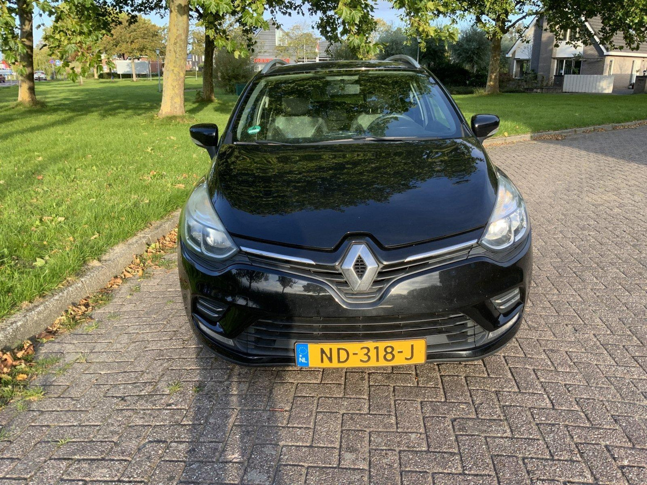 Renault | Clio Estate | 0.9 TCe Zen | 2016 | 133.462 km | ND318J | Logisch - Car: picture 5 Renault | Clio Estate | 0.9 TCe Zen | 2016 | 133.462 km | ND318J | Logisch - Car: picture 5