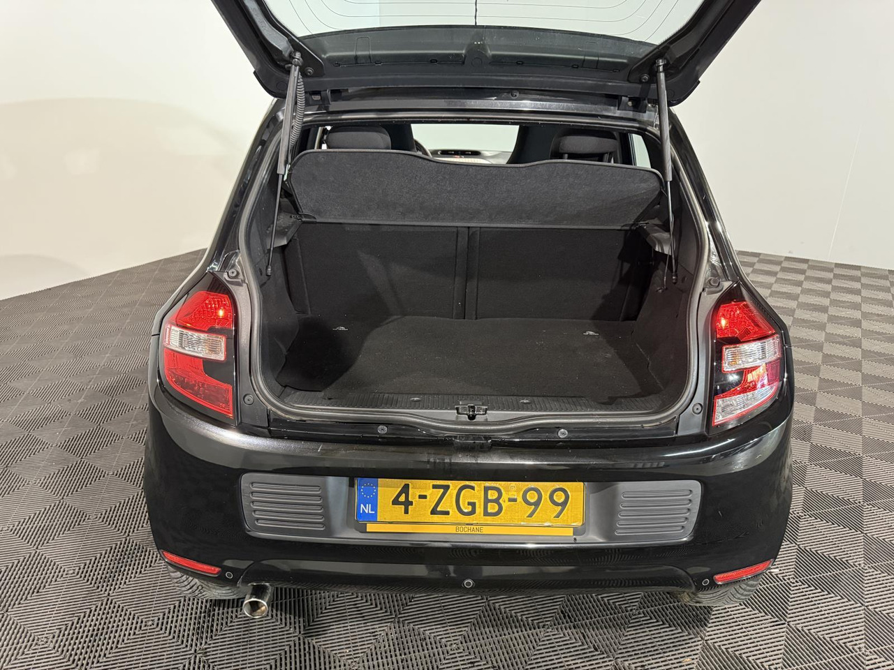Renault | Twingo | 1.0 SCe Expression | 2015 | 226.056 km | 4ZGB99 | Logisch - Hatchback: picture 2 Renault | Twingo | 1.0 SCe Expression | 2015 | 226.056 km | 4ZGB99 | Logisch - Hatchback: picture 2