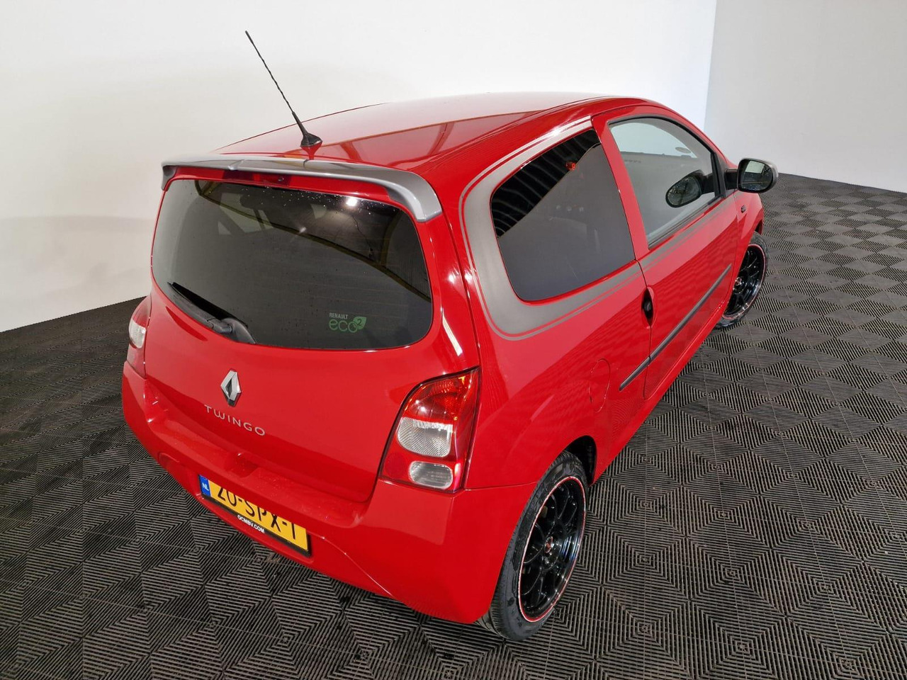 Renault Twingo 1.2-16V Collection | 2011 | 149.179 km | 20-SPX-1 - Hatchback: picture 4 Renault Twingo 1.2-16V Collection | 2011 | 149.179 km | 20-SPX-1 - Hatchback: picture 4