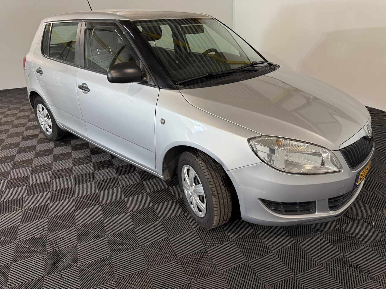 Skoda Fabia 1.2-12V Go | 2011 | 195.623 km | 83-RKB-4 - Hatchback: picture 5 Skoda Fabia 1.2-12V Go | 2011 | 195.623 km | 83-RKB-4 - Hatchback: picture 5