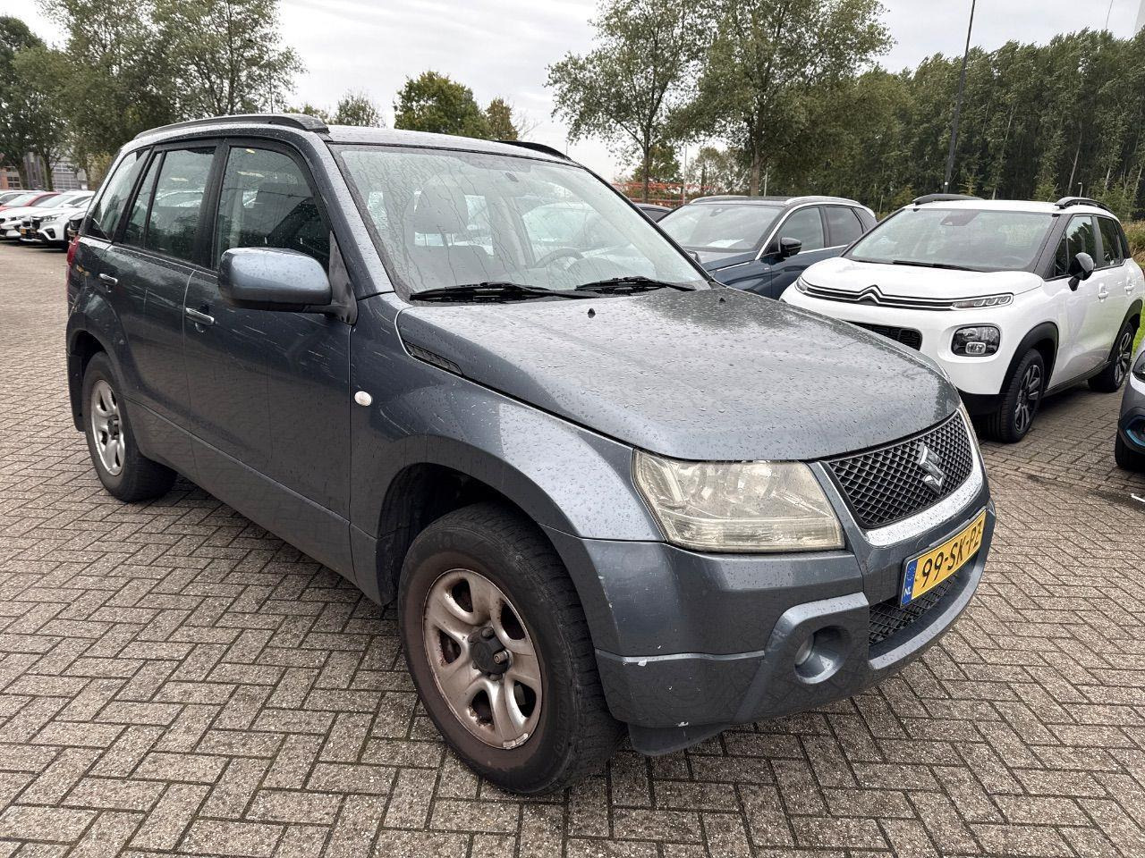 Suzuki Grand Vitara 2.0 - 16V JLX | 2006 | 212.917 km | 99SKPZ | NAP: Logisch - SUV: picture 2 Suzuki Grand Vitara 2.0 - 16V JLX | 2006 | 212.917 km | 99SKPZ | NAP: Logisch - SUV: picture 2