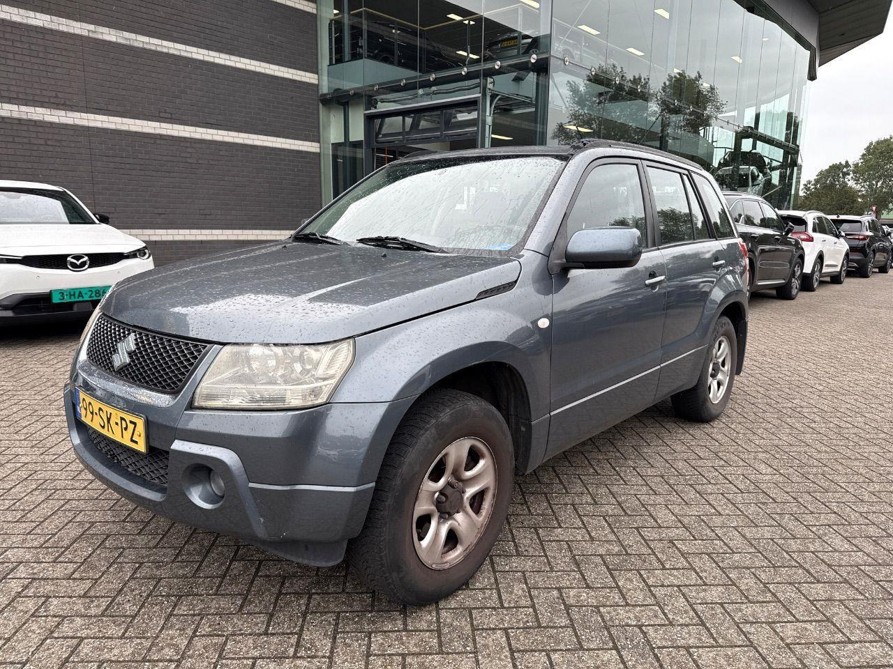 Suzuki Grand Vitara 2.0 - 16V JLX | 2006 | 212.917 km | 99SKPZ | NAP: Logisch - SUV: picture 1 Suzuki Grand Vitara 2.0 - 16V JLX | 2006 | 212.917 km | 99SKPZ | NAP: Logisch - SUV: picture 1