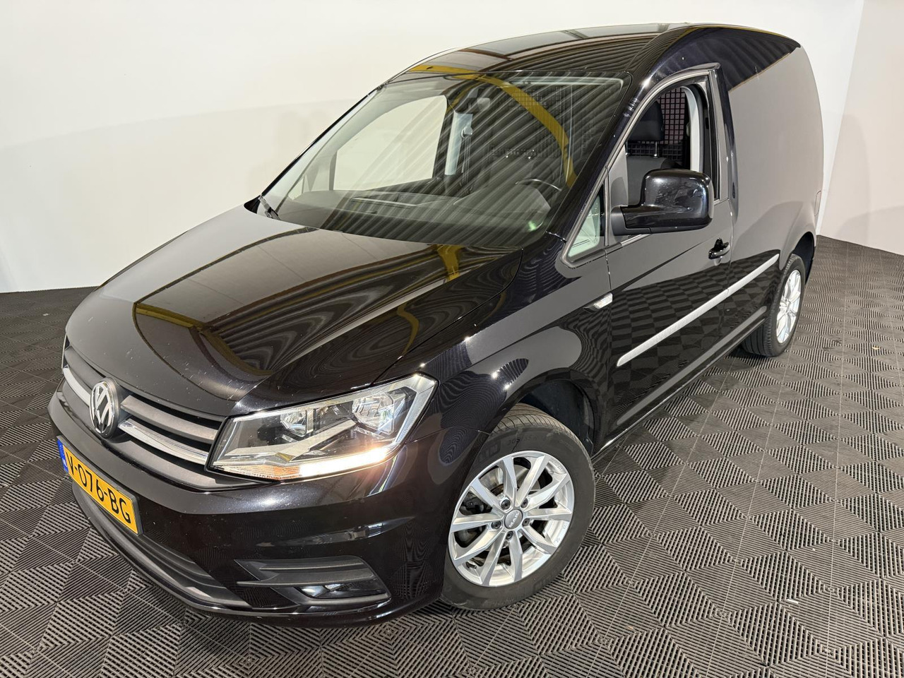 Volkswagen | Caddy | 2.0 TDI L1H1 BMT Highline | 2016 | 164.766 km | V076BG | Logisch - Small van: picture 1 Volkswagen | Caddy | 2.0 TDI L1H1 BMT Highline | 2016 | 164.766 km | V076BG | Logisch - Small van: picture 1