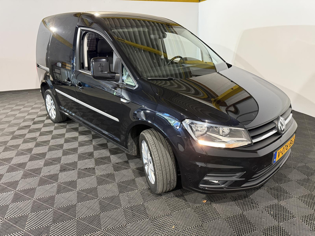 Volkswagen | Caddy | 2.0 TDI L1H1 BMT Highline | 2016 | 164.766 km | V076BG | Logisch - Small van: picture 3 Volkswagen | Caddy | 2.0 TDI L1H1 BMT Highline | 2016 | 164.766 km | V076BG | Logisch - Small van: picture 3