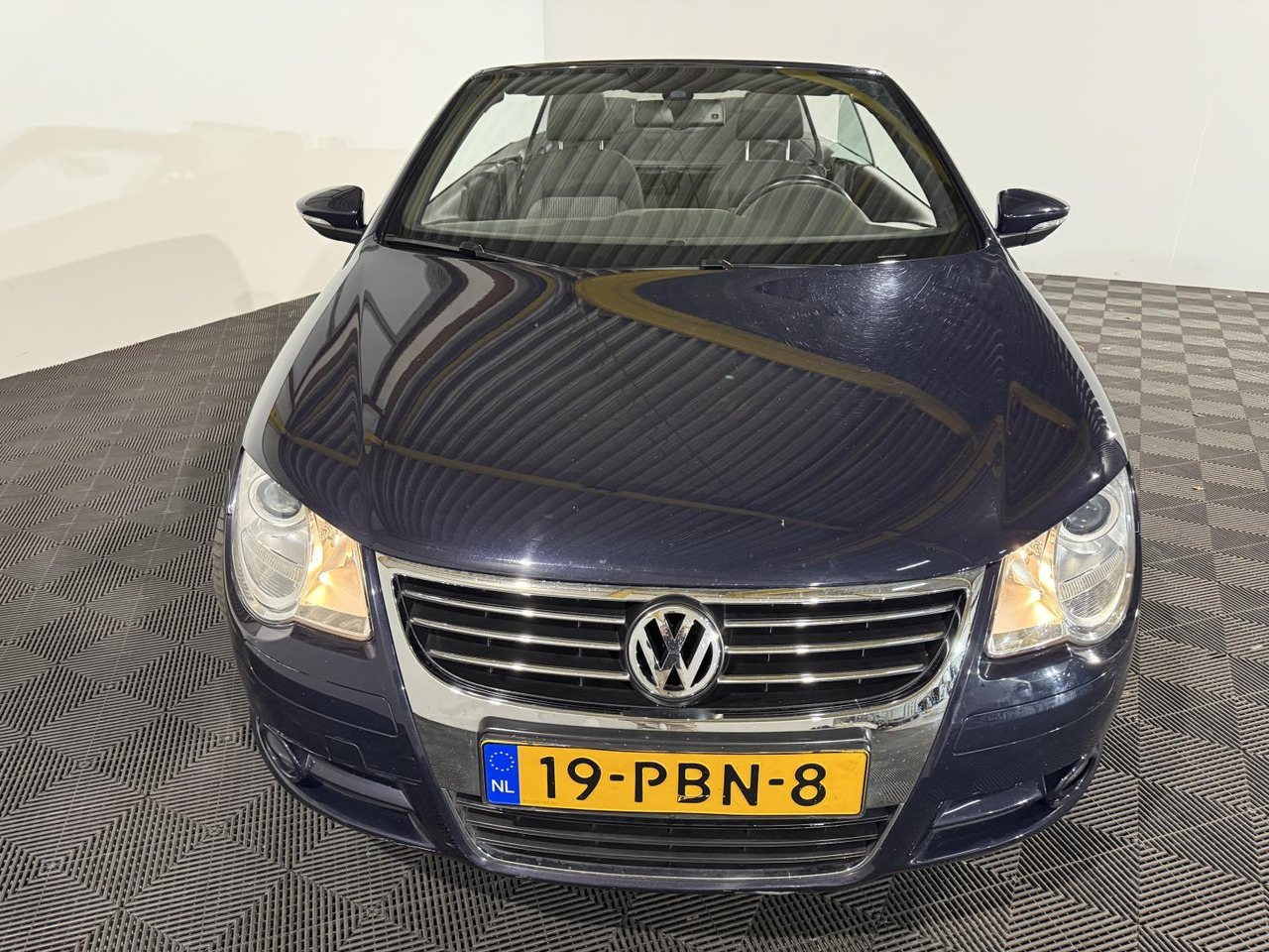 Volkswagen | Eos | 1.4 TSI Highline BlueMotion | 2011 | 147.563 km | 19PBN8 | Logisch - Car: picture 2 Volkswagen | Eos | 1.4 TSI Highline BlueMotion | 2011 | 147.563 km | 19PBN8 | Logisch - Car: picture 2