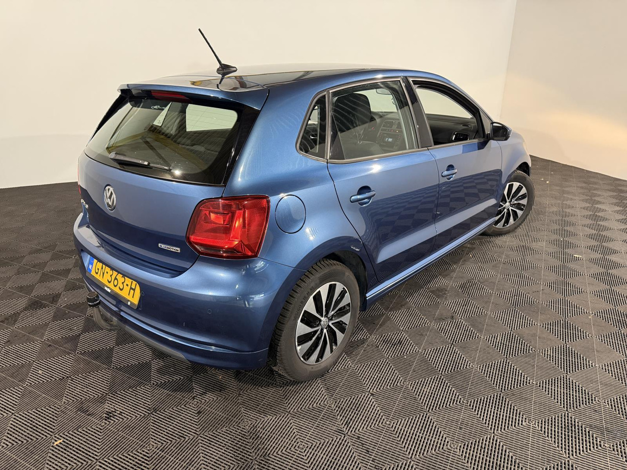 Volkswagen | Polo | 1.0 BlueMotion Edition | 2015 | 255.096 km | GN363H | Logisch - Hatchback: picture 3 Volkswagen | Polo | 1.0 BlueMotion Edition | 2015 | 255.096 km | GN363H | Logisch - Hatchback: picture 3