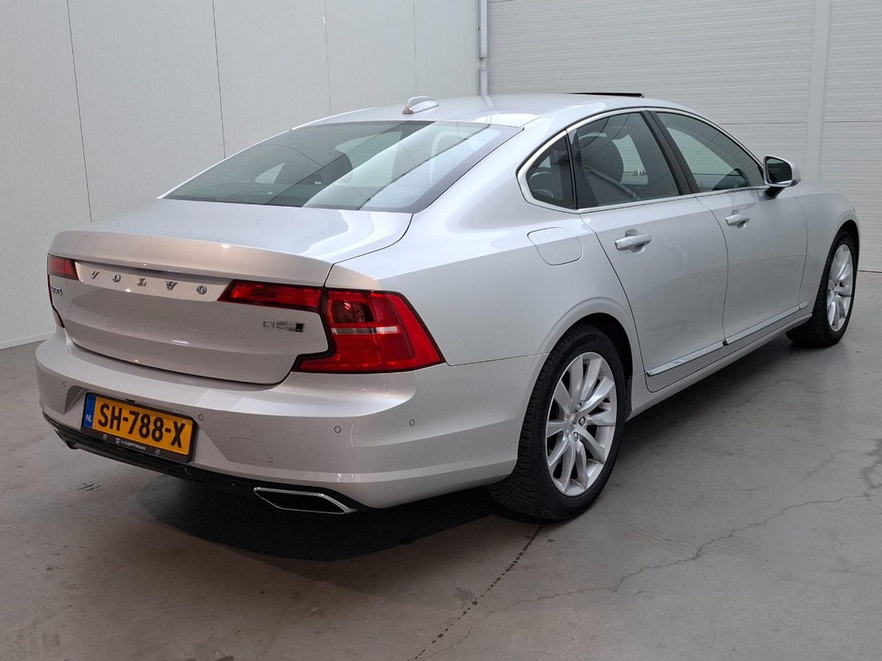 Volvo S90 2.0 D5 AWD Inscription | 2016 | 175.340 km | Automaat | SH788X | NAP: Geen oordeel - Sedan: picture 4 Volvo S90 2.0 D5 AWD Inscription | 2016 | 175.340 km | Automaat | SH788X | NAP: Geen oordeel - Sedan: picture 4