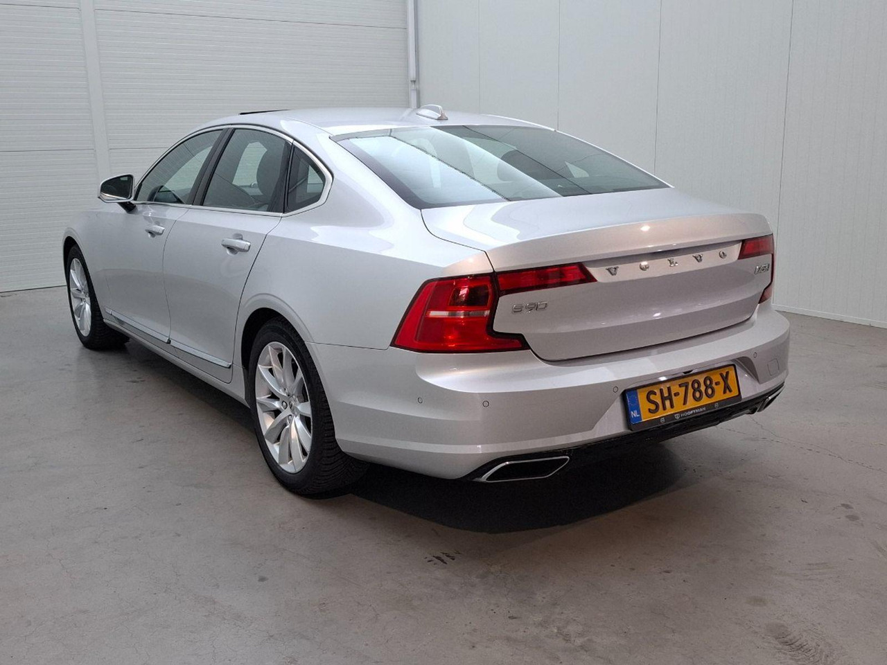 Volvo S90 2.0 D5 AWD Inscription | 2016 | 175.340 km | Automaat | SH788X | NAP: Geen oordeel - Sedan: picture 3 Volvo S90 2.0 D5 AWD Inscription | 2016 | 175.340 km | Automaat | SH788X | NAP: Geen oordeel - Sedan: picture 3
