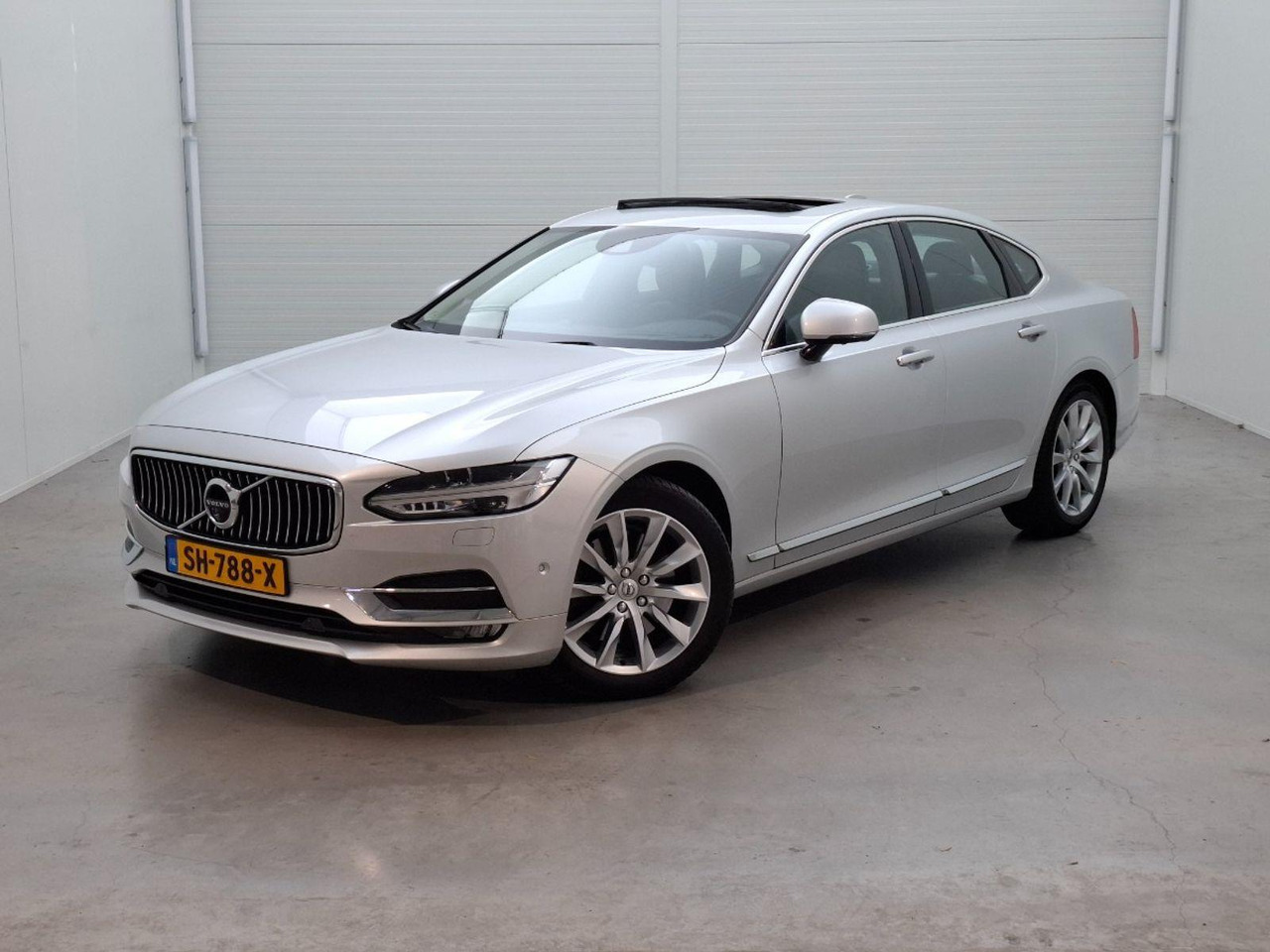 Volvo S90 2.0 D5 AWD Inscription | 2016 | 175.340 km | Automaat | SH788X | NAP: Geen oordeel - Sedan: picture 1 Volvo S90 2.0 D5 AWD Inscription | 2016 | 175.340 km | Automaat | SH788X | NAP: Geen oordeel - Sedan: picture 1