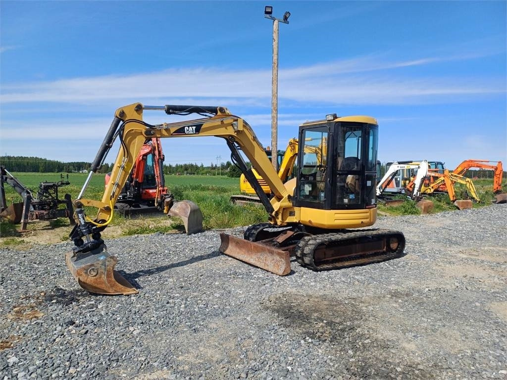 CAT 304cr Kallistuvalla liittimellä - Mini excavator: picture 1 CAT 304cr Kallistuvalla liittimellä - Mini excavator: picture 1