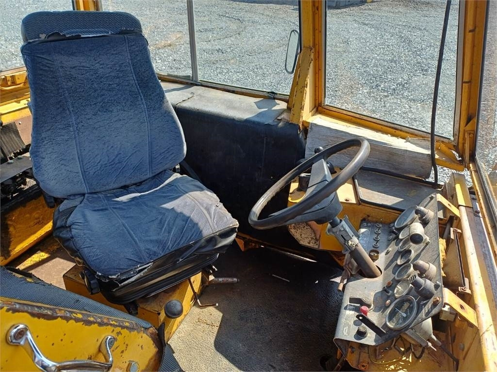 Backhoe loader Massey Ferguson 50B traktorikaivuri: picture 11