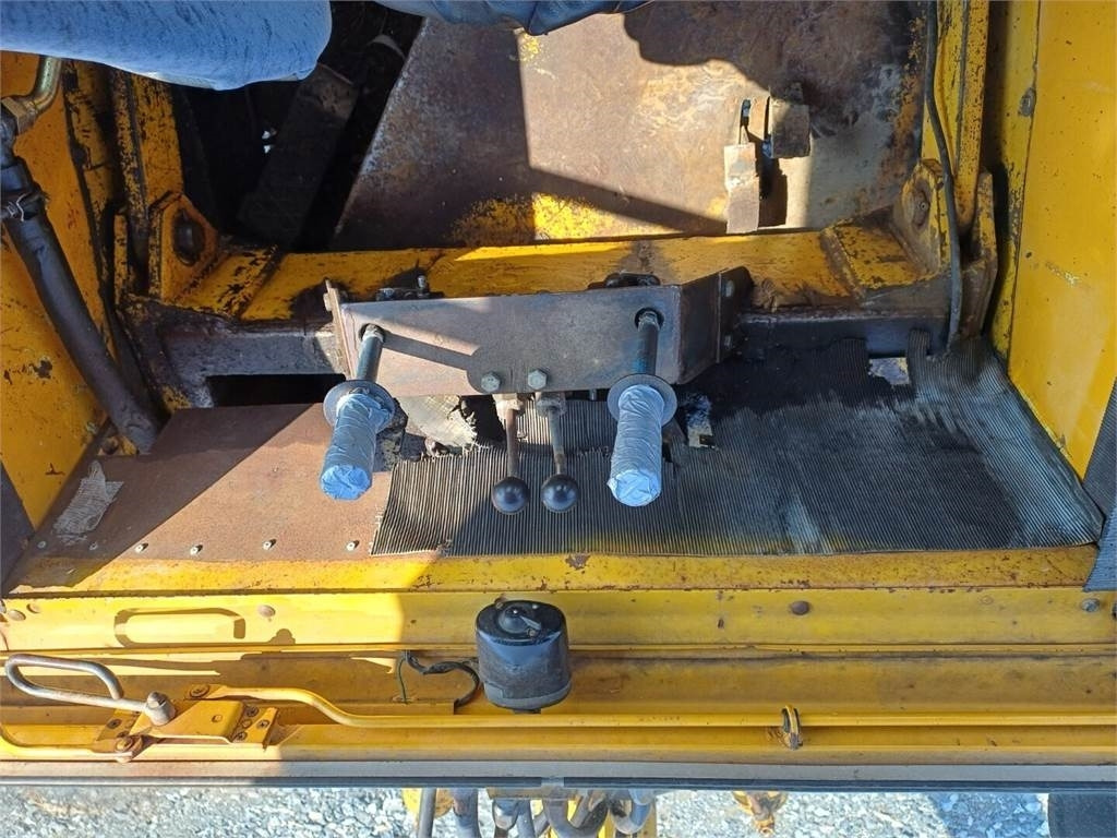 Backhoe loader Massey Ferguson 50B traktorikaivuri: picture 12