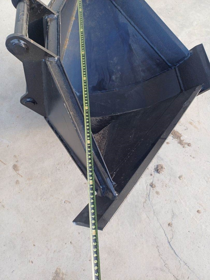 Tarfin Pelto-ojakauha s40 200L - Bucket for Construction machinery: picture 3 Tarfin Pelto-ojakauha s40 200L - Bucket for Construction machinery: picture 3