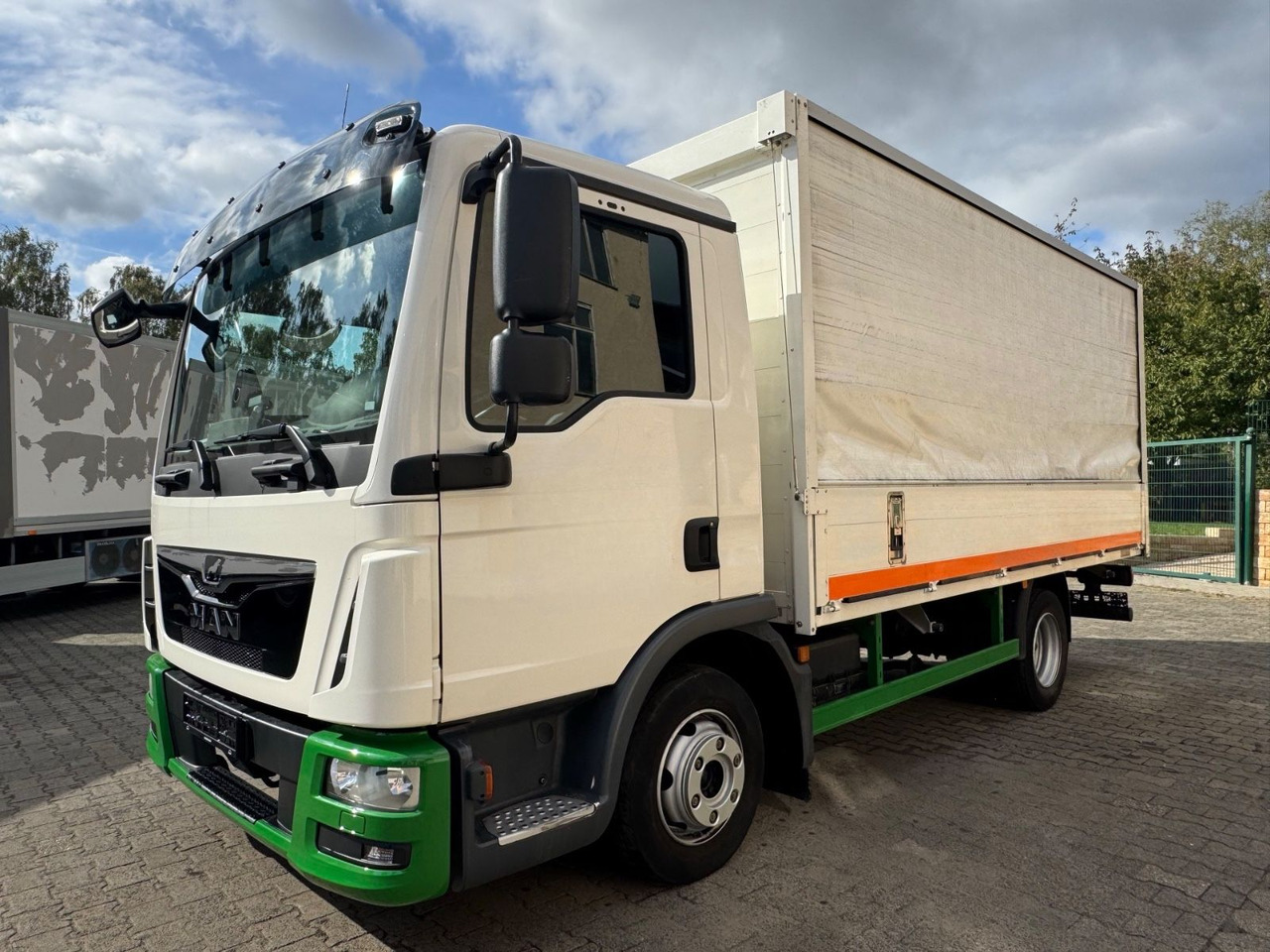 MAN TGL 8.190/GT-Rollo/B-L/Klima/aus1.Hand - Beverage truck: picture 4 MAN TGL 8.190/GT-Rollo/B-L/Klima/aus1.Hand - Beverage truck: picture 4