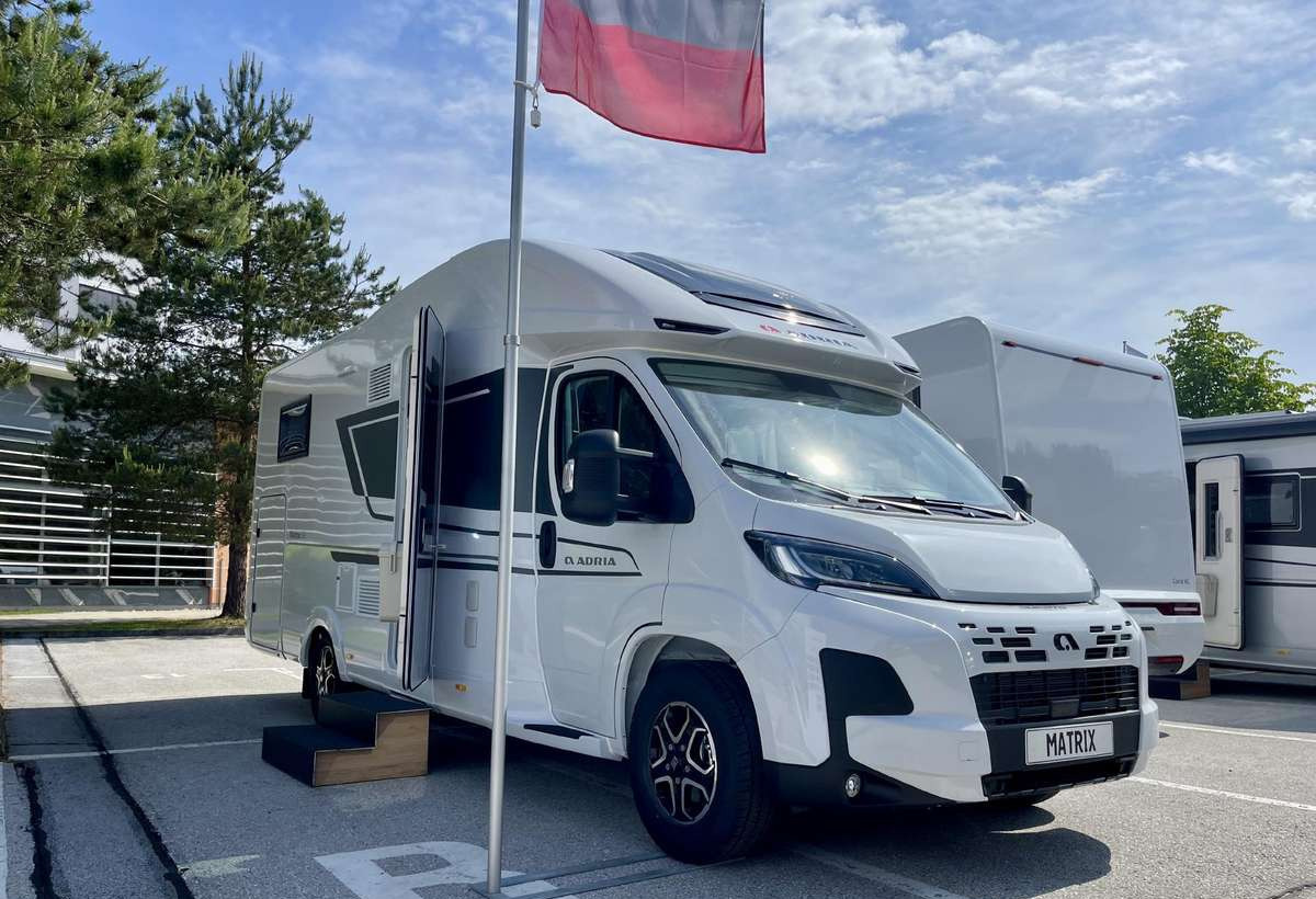 ADRIA Matrix Axess 650 SL - Semi-integrated motorhome: picture 2 ADRIA Matrix Axess 650 SL - Semi-integrated motorhome: picture 2