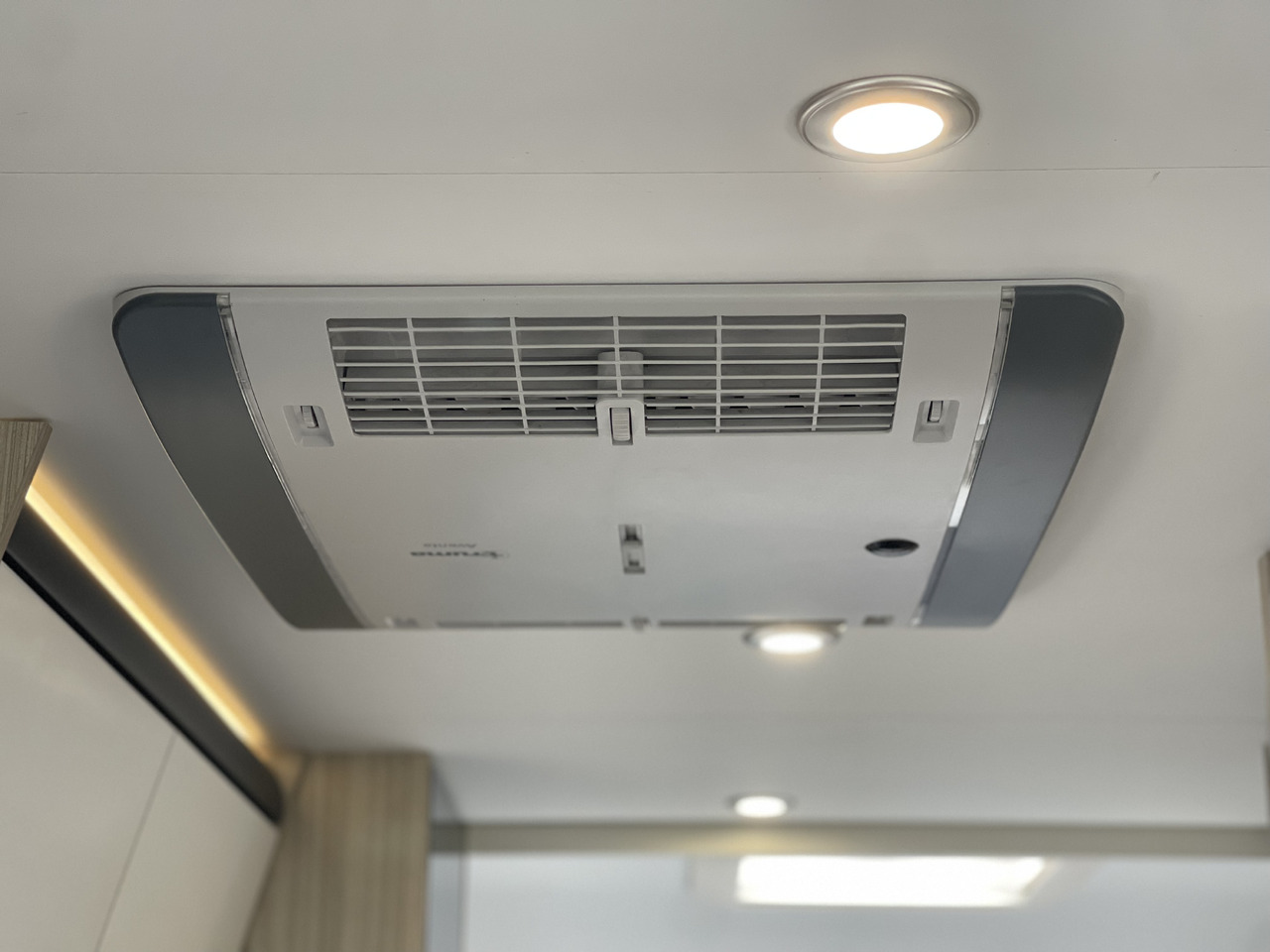 Alcove motorhome SUN LIVING A 70 DK: picture 15