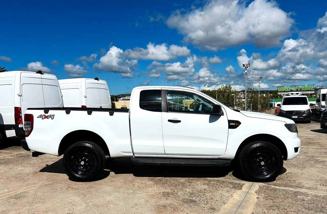 Ford Ranger 2.2 160 cv XL Supercab 4 posti 4wd gan - Pickup truck: picture 4 Ford Ranger 2.2 160 cv XL Supercab 4 posti 4wd gan - Pickup truck: picture 4