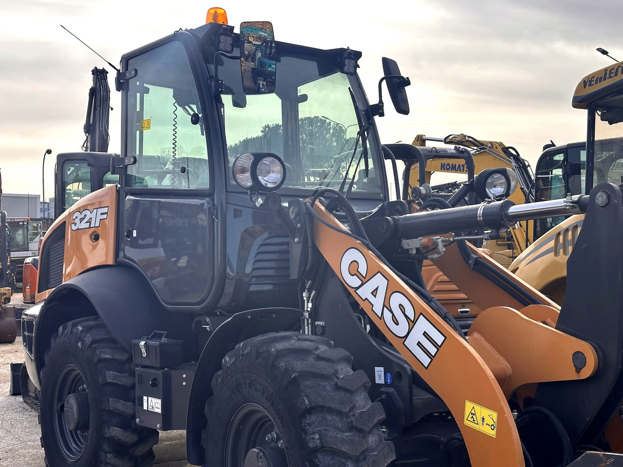 CASE 321F - Wheel loader: picture 5 CASE 321F - Wheel loader: picture 5