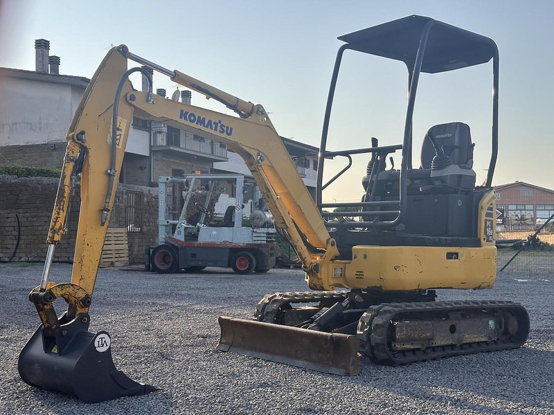 Komatsu PC16R-3HS - Mini excavator: picture 2 Komatsu PC16R-3HS - Mini excavator: picture 2