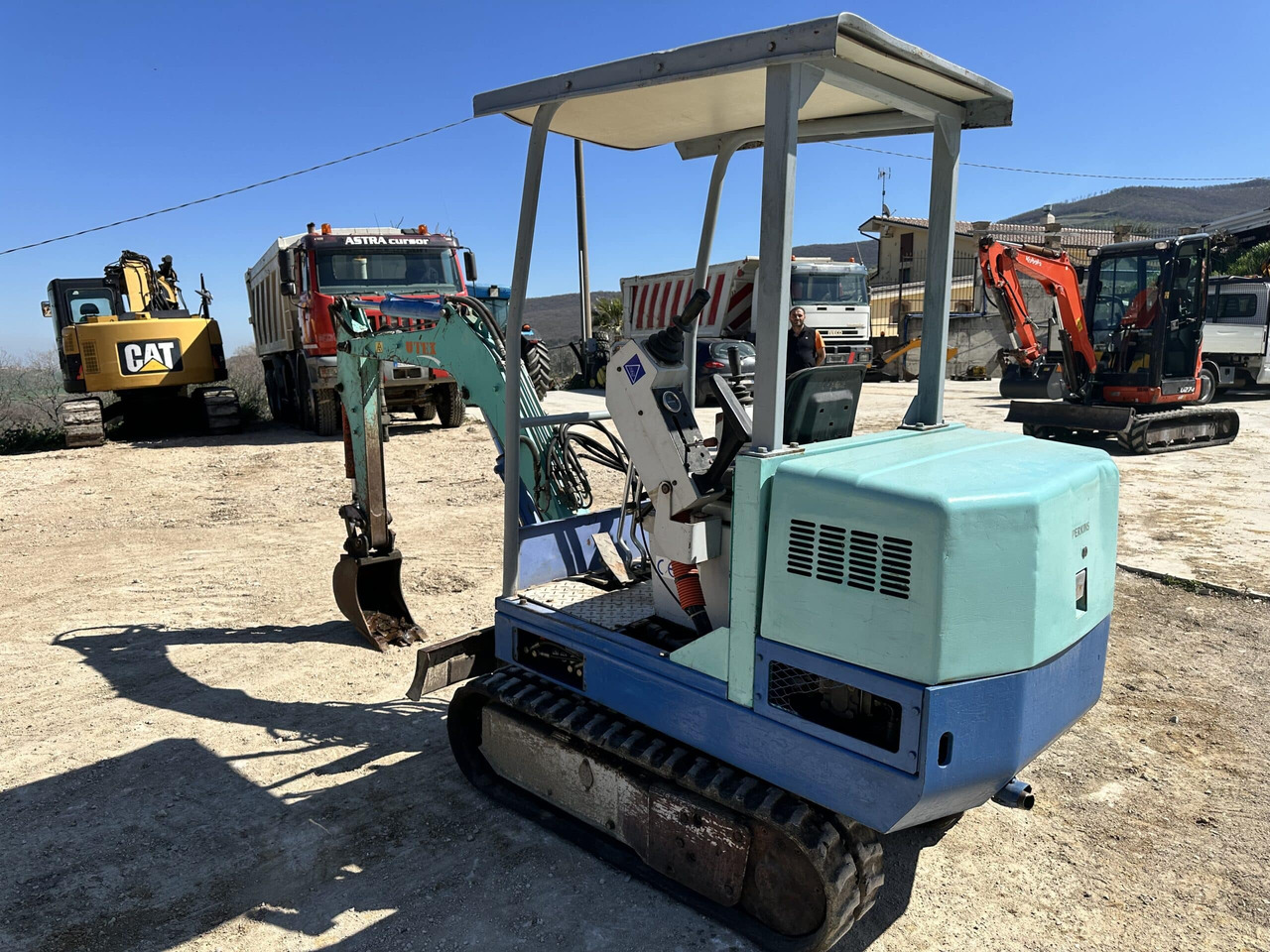 UTEX 1.3 - Mini excavator: picture 3 UTEX 1.3 - Mini excavator: picture 3